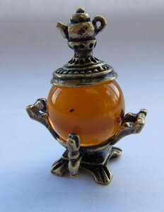 Фигурка латунная "Самовар с чайничком" на янтаре