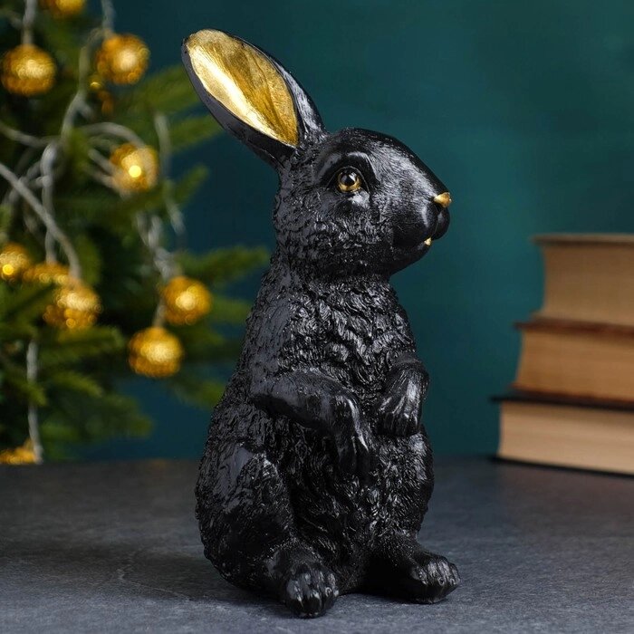 Копилка "Любопытный заяц" черный с золотом, 20 см. от компании Магазин сувениров и подарков "Особый Случай" в Челябинске - фото 1