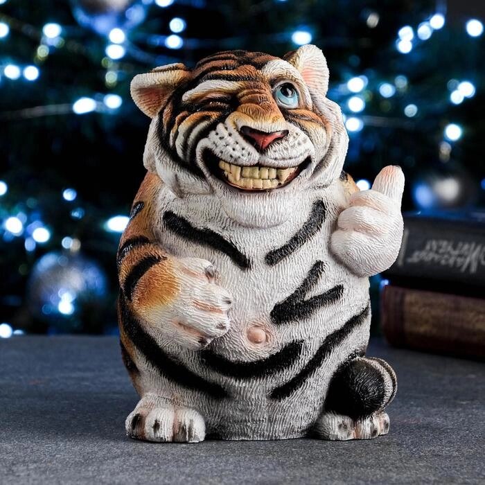 Копилка "Тигр "Все будет классно!" 13х12х17 см от компании Магазин сувениров и подарков "Особый Случай" в Челябинске - фото 1