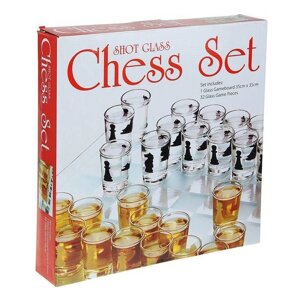 Пьяная игра "Пьяные шахматы" 32 рюмки, поле 35х35 см
