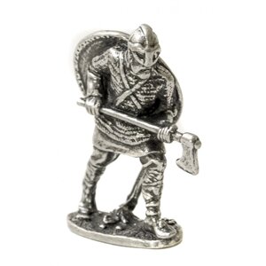 Фигурка Рыцари "Рыцарь с топором и щитом" олово. Игрушка литая металлическая 54 мм (1:32)