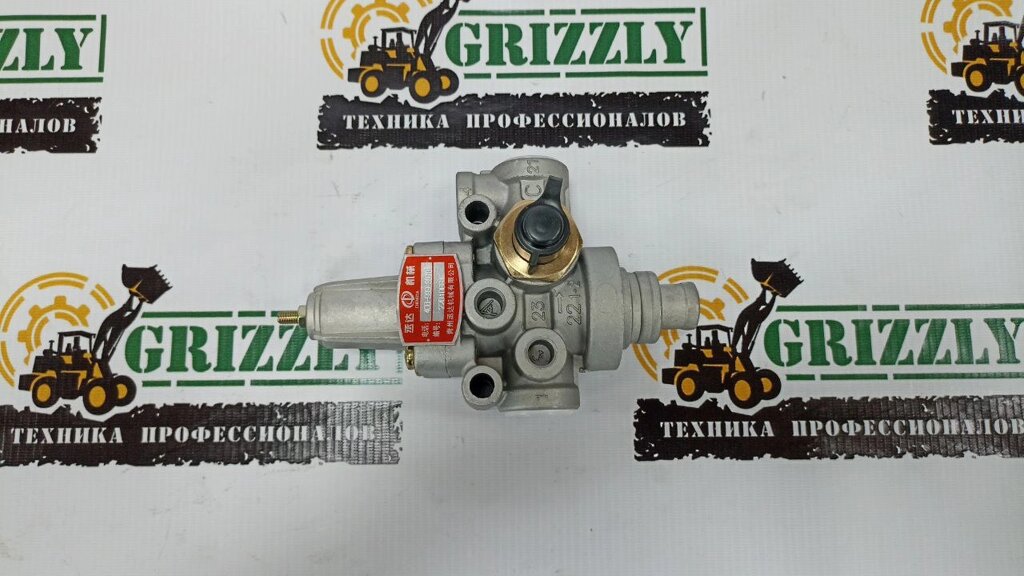 Регулятор давления воздуха в пневмосистеме от компании GRIZZLY PARTS - фото 1