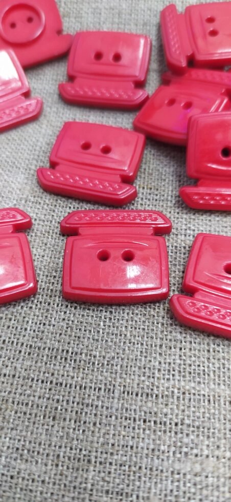 АКЦИЯ! Пуговицы детские пластик 2 прокола, 2см/2см (красный) от компании Магазин ШвейМаг - фото 1
