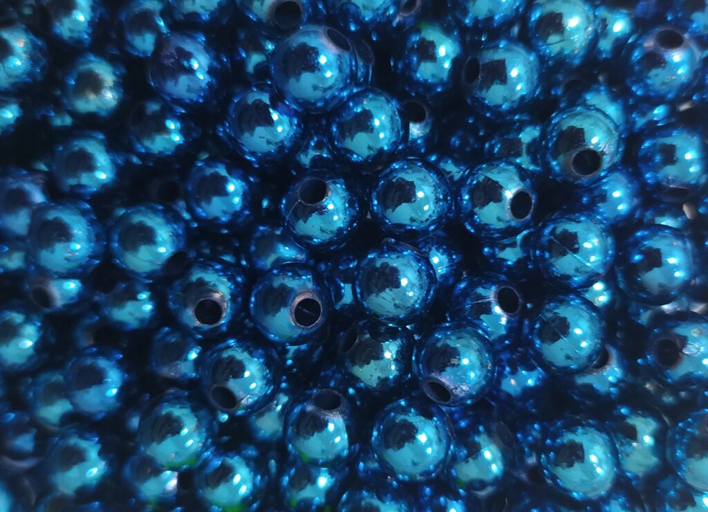 Бусины пластиковые перламутровые d-8мм,100гр  (синий металлизированный) от компании Магазин ШвейМаг - фото 1