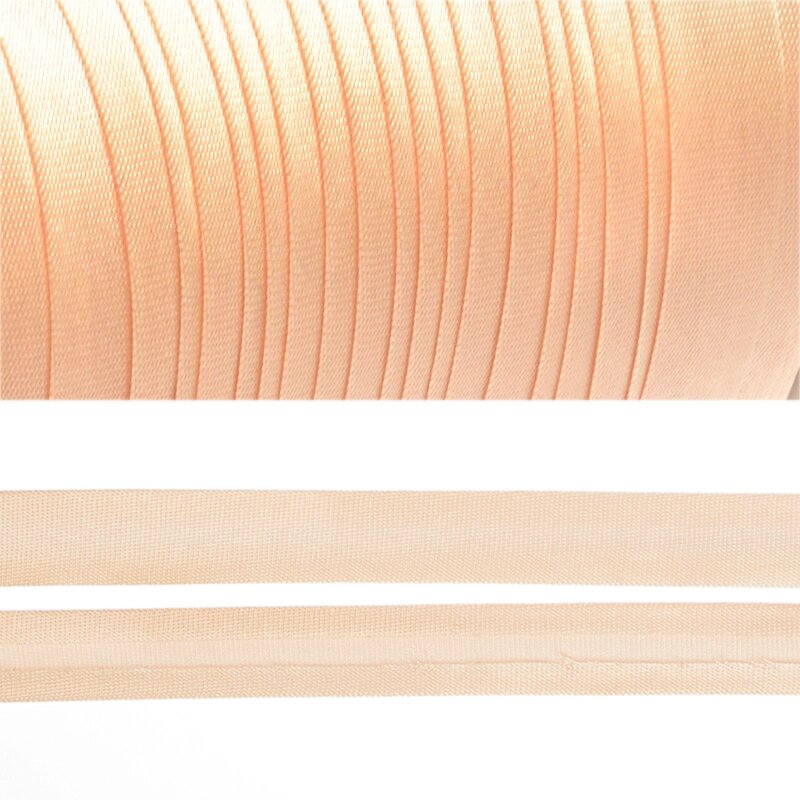 Косая бейка атласная шир. 15мм, 132м в бобине (светло-бежевый) от компании Магазин ШвейМаг - фото 1