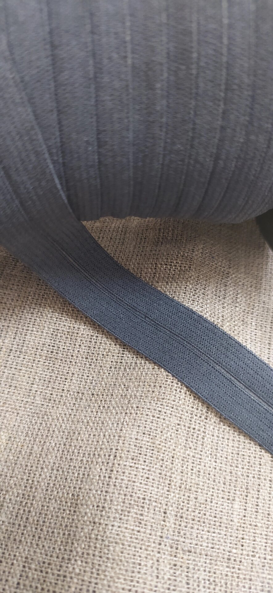 Косая бейка стрейч шир 16мм, 25м (темно-серый) от компании Магазин ШвейМаг - фото 1