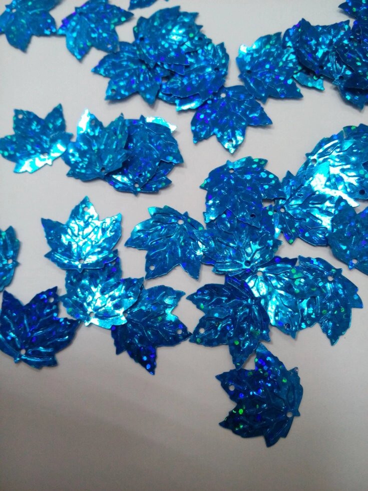 Пайетки 2см, 25гр (кленовый лист голубой) от компании Магазин ШвейМаг - фото 1