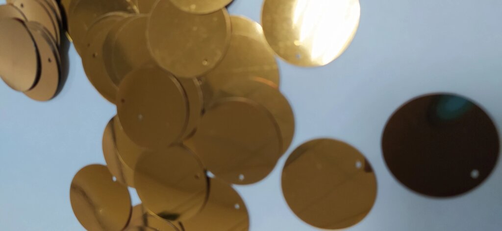 Пайетки круглые, плоские 3см , 25гр (золото) от компании Магазин ШвейМаг - фото 1