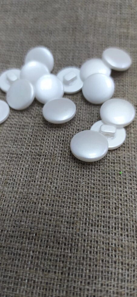 Пуговицы блузочные пластик d-12мм  (белые) от компании Магазин ШвейМаг - фото 1