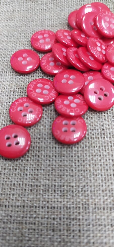 Пуговицы детские пластик четыре прокола d-09мм (красный) от компании Магазин ШвейМаг - фото 1