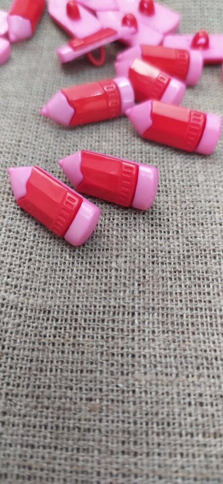Пуговицы детские пластик, на ножке, 20мм/09мм  (карандаш красный с розовым) от компании Магазин ШвейМаг - фото 1