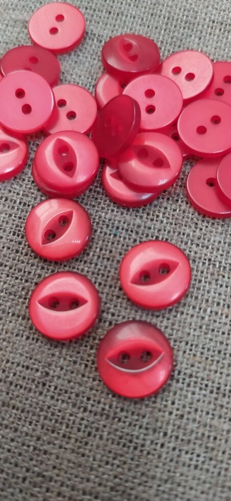 Пуговицы халатные пластик, 2 прокола, d-10мм  (красные) от компании Магазин ШвейМаг - фото 1