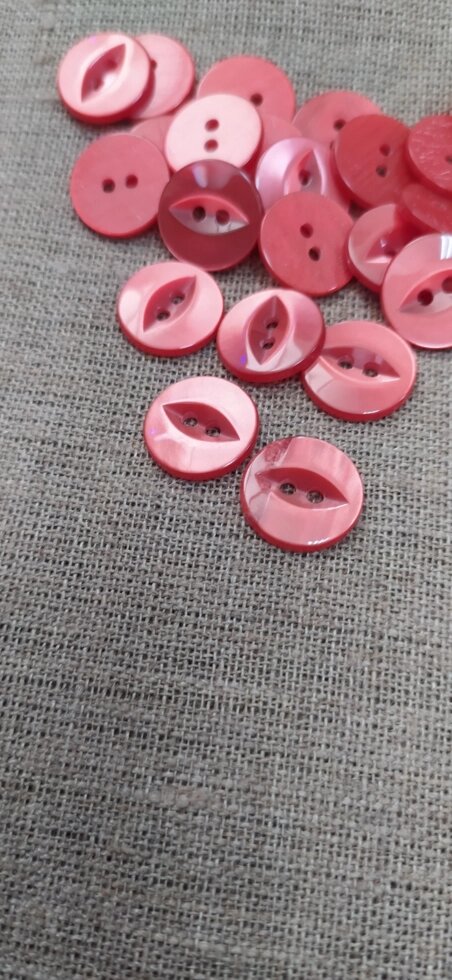 Пуговицы халатные пластик, 2 прокола, d-13мм  (красные) от компании Магазин ШвейМаг - фото 1