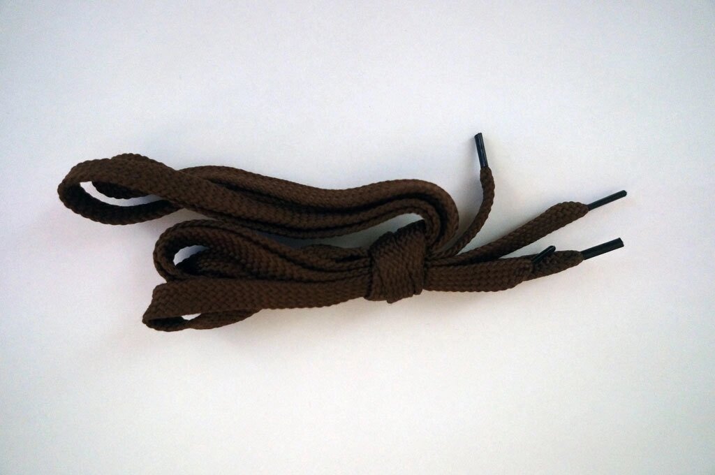 Шнурки плоские 1м (коричневые) от компании Магазин ШвейМаг - фото 1