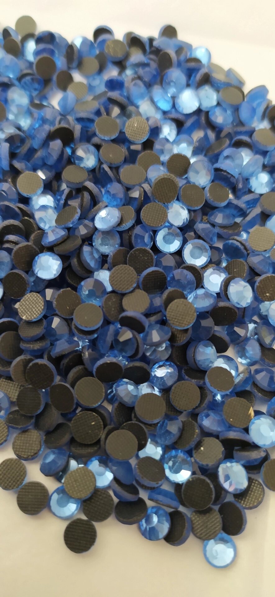 Стразы DMC SS20 упак 1440шт (голубой) от компании Магазин ШвейМаг - фото 1