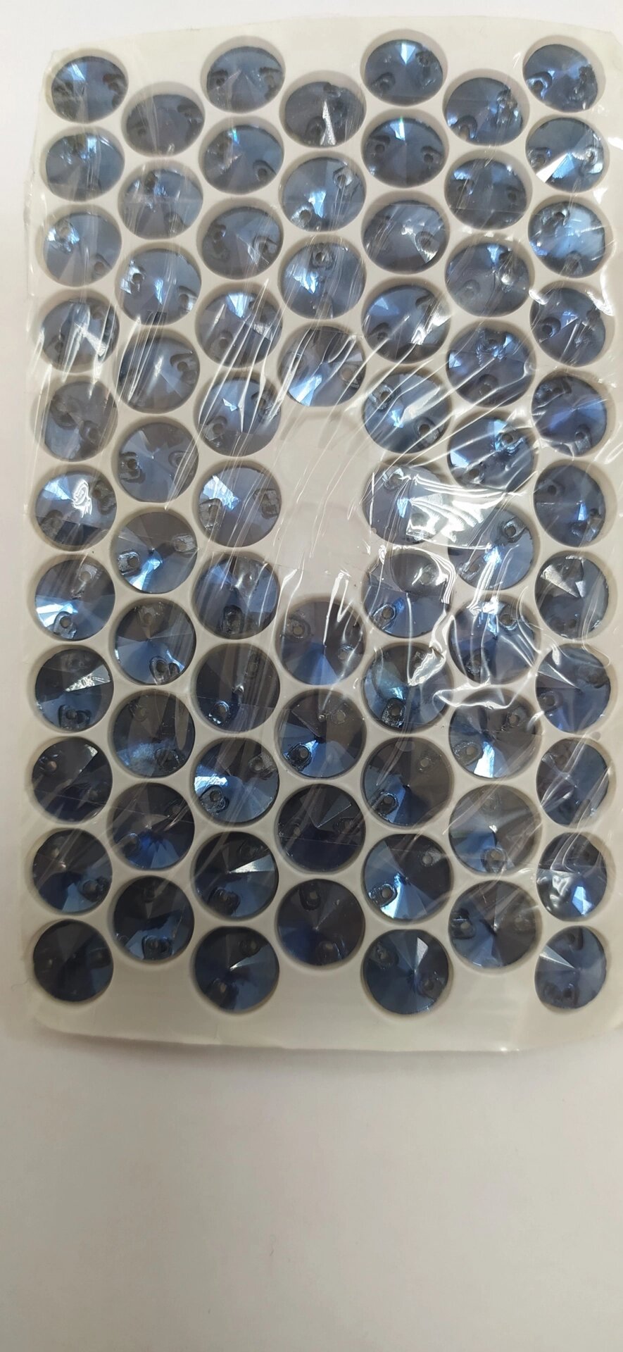 Стразы пришивные  круглые 10мм (голубой) от компании Магазин ШвейМаг - фото 1