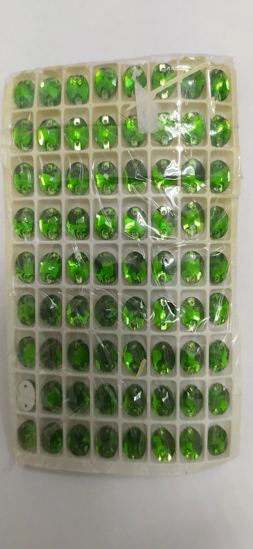 Стразы пришивные  овальные 10мм/8мм (зеленый) от компании Магазин ШвейМаг - фото 1
