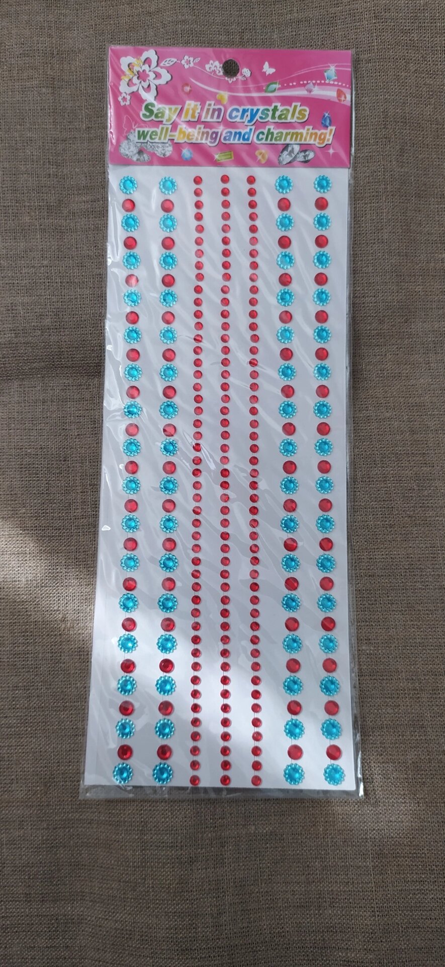 Стразы самоклеющиеся на листе 10/25см (красные и голубые) от компании Магазин ШвейМаг - фото 1