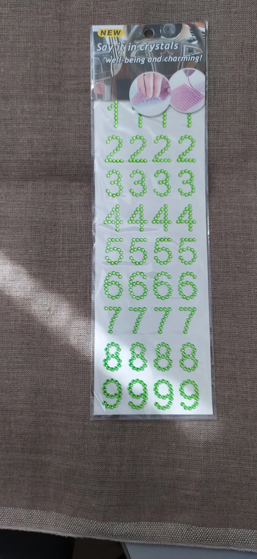 Стразы самоклеющиеся на листе 10/25см  (салатовые цифры) от компании Магазин ШвейМаг - фото 1