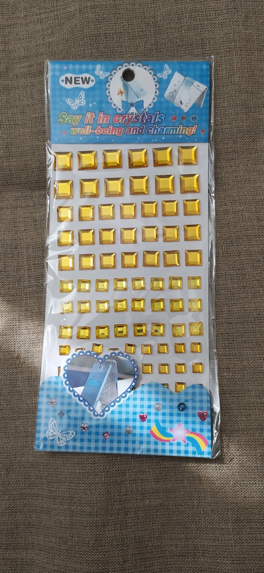 Стразы самоклеющиеся на листе 9/20см  (золотые квадратные) от компании Магазин ШвейМаг - фото 1