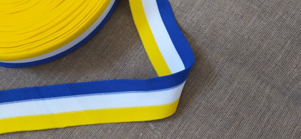 Тесьма трикотажная Лампас шир 4см,20м (белая, синяя и желтая полоска) от компании Магазин ШвейМаг - фото 1