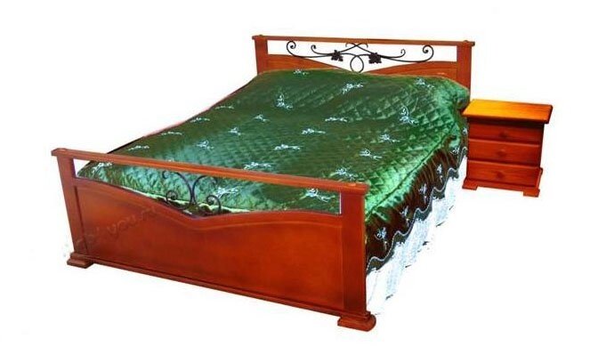 Кровать из массива Золушка от компании Мебельный магазин ГОССА - фото 1
