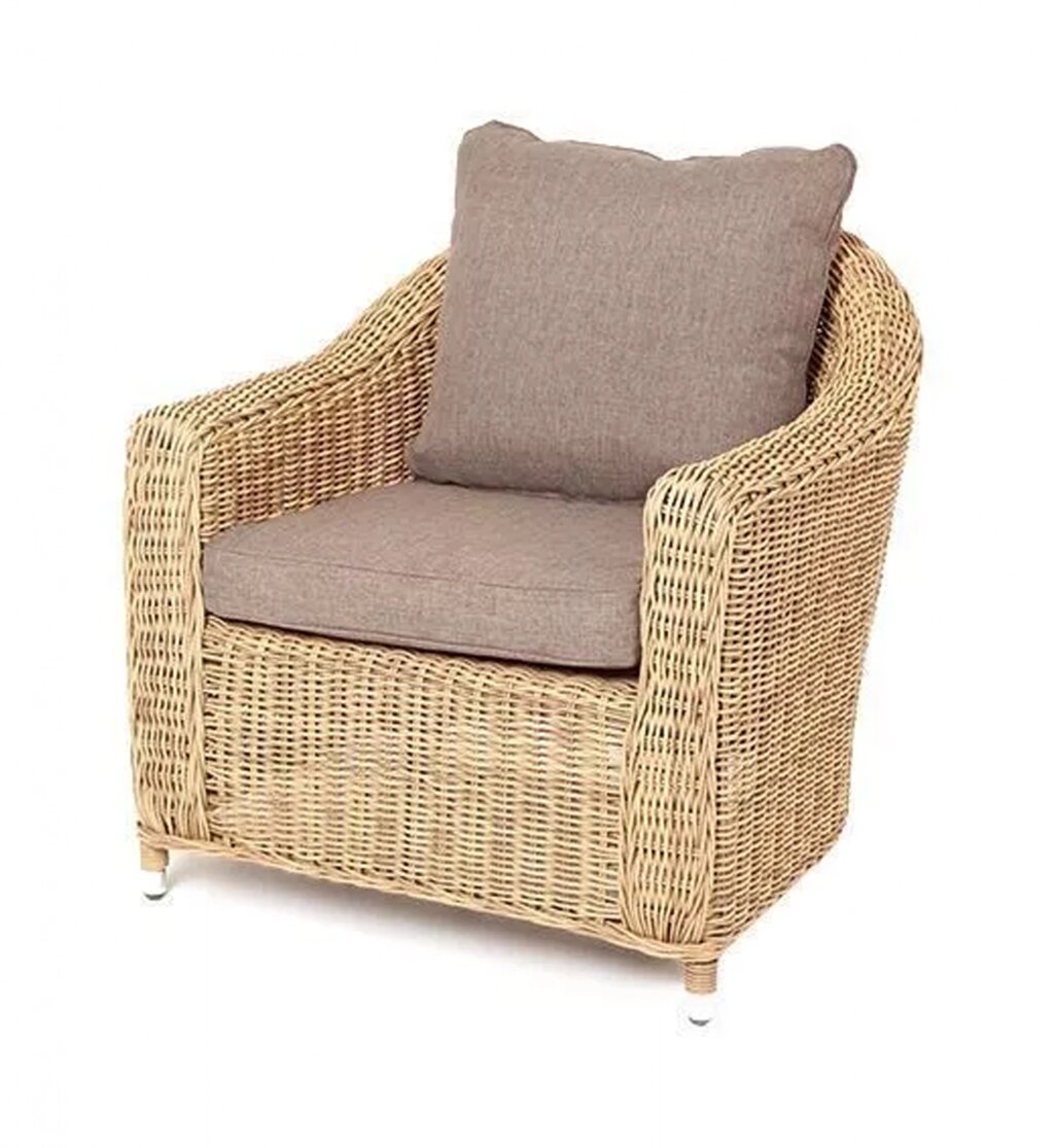 "Кон Панна" кресло из искусственного ротанга, цвет соломенный от компании M-Lion мебель - фото 1