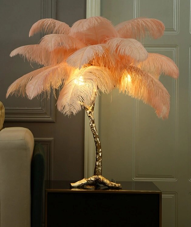 Лампа настольная с перьями FEATHER LAMP | Цвет: розовый от компании M-Lion мебель - фото 1