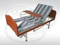 Деревянная механическая кровать с туалетным устройством B-4 (l) серии "Медицинофф"