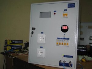 Щит гаражный с зарядным устройством10А Б/СЧЕТ