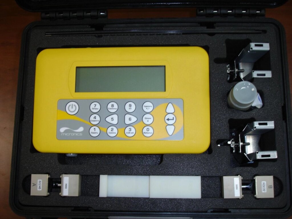 Portaflow 220A - портативный расходомер жидкости без врезки в трубопровод от компании ООО "ТЕХЦЕНТР" - фото 1