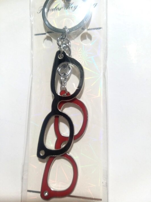 Брелки для ключей  и сумок (Очки) от компании R.R.R. Бижутерия и украшения оптом - фото 1