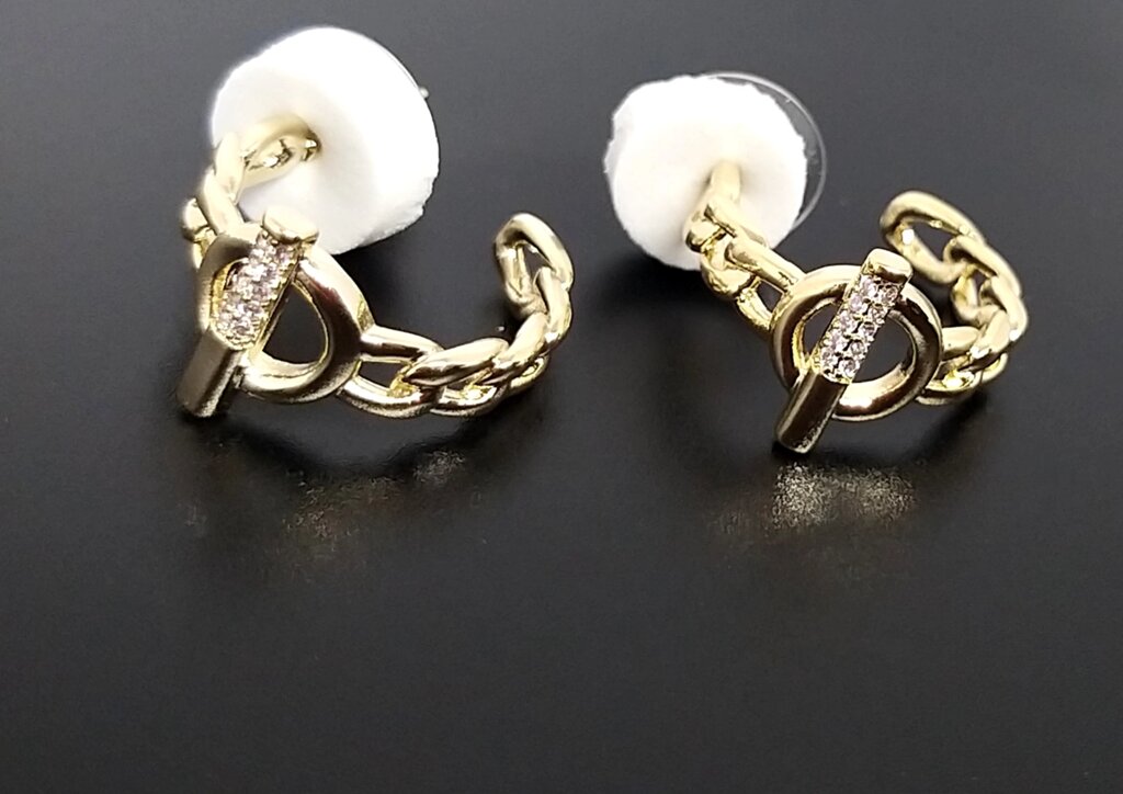 Красивые женские серьги - гвоздики на уши от компании R.R.R. Бижутерия и украшения оптом - фото 1