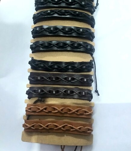 Плетеный кожаный браслет в стиле бохо с узором