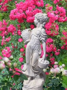 Садовая скульптура "Античная девушка с корзинами" высота 134*59 см
