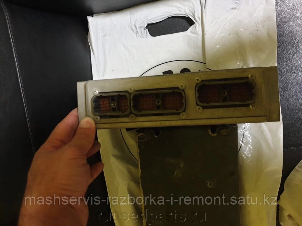 Блок управления ECU Komatsu PC1250 с номером от компании ГК "МашСервис" Запчасти и Ремонт спецтехники - фото 1