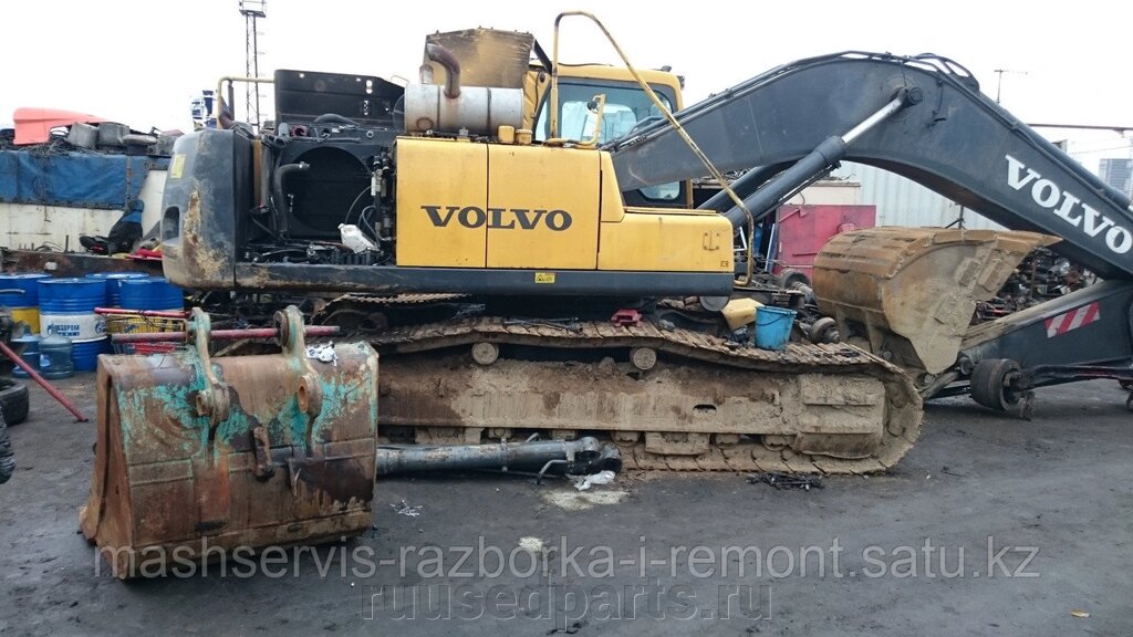 Экскаватор гусеничный Volvo EC290 на запчасти под металл от компании ГК "МашСервис" Запчасти и Ремонт спецтехники - фото 1
