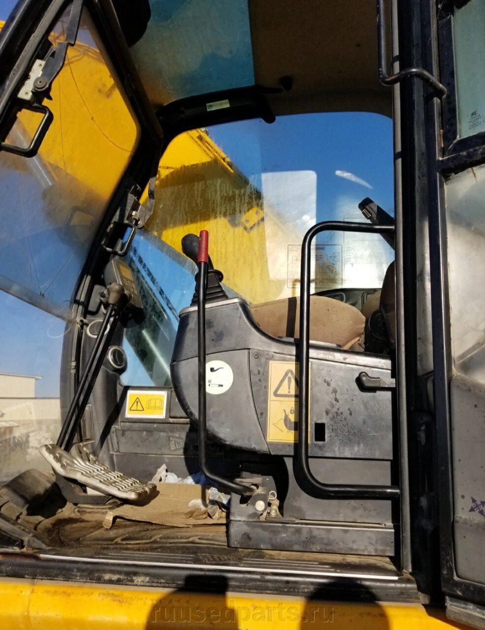 Кабина JCB 210, 220, 240, 260, 305, 205, 360, 180, 160, 130, 145 от компании ГК "МашСервис" Запчасти и Ремонт спецтехники - фото 1