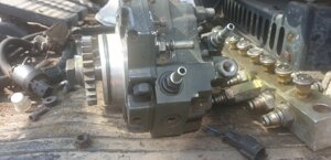 Топливный насос pump Bosch 3975701 Komatsu 6754-71-1010, 6754-71-1011, 6754-71-1012, 6754-71-1110, 6754-71-1310 в Санкт-Петербурге от компании ГК "МашСервис" Запчасти и Ремонт спецтехники