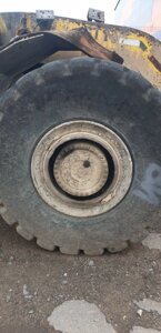 Шины ПДМ колеса диски Atlas Epiroc 26.5-25, 26.5R25 Atlas Copco Scooptram ST14 с мостом Kessler