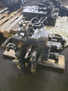 Распределитель Volvo EC240 Volvo 14532822, 14511063, 14531325, 14636701, 7270-11050