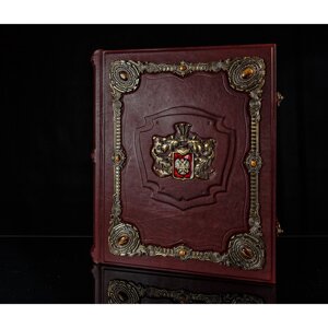 Большая семейная родословная книга "Дворянский герб", натуральная кожа (красная)