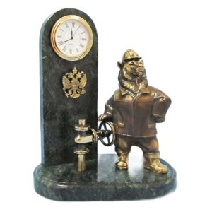 Часы с композицией "Медведь-нефтяник"