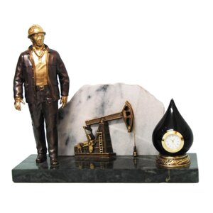 Часы с композицией "Нефтегазовый специалист"