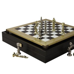 Шахматы "Эпоха возрождения" в кейсе (золотая доска), средние