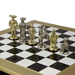 Шахматы "Время меченосцев" в кейсе (золотая доска), большие