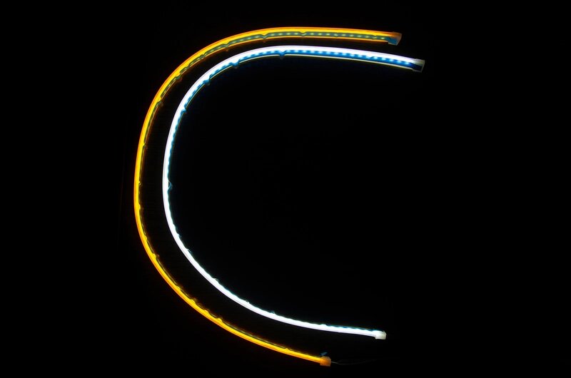 Дневные ходовые огни  гибкие 60 см LED силикон + бегущий поворотник, тонкие от компании Интернет-магазин "1000 рамок" - фото 1