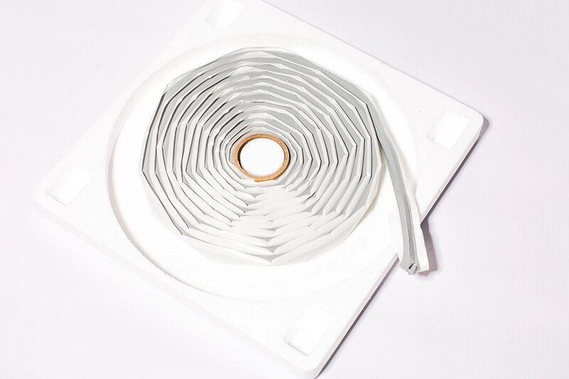 Герметик для фар  4,5 м серый высокотемпературный от компании Интернет-магазин "1000 рамок" - фото 1