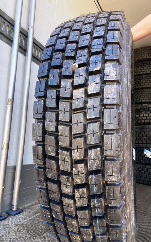 Грузовая шина 315/80 R22.5 KAPSEN HS 102 20pr от компании ООО «ПромТехСнаб» - фото 1