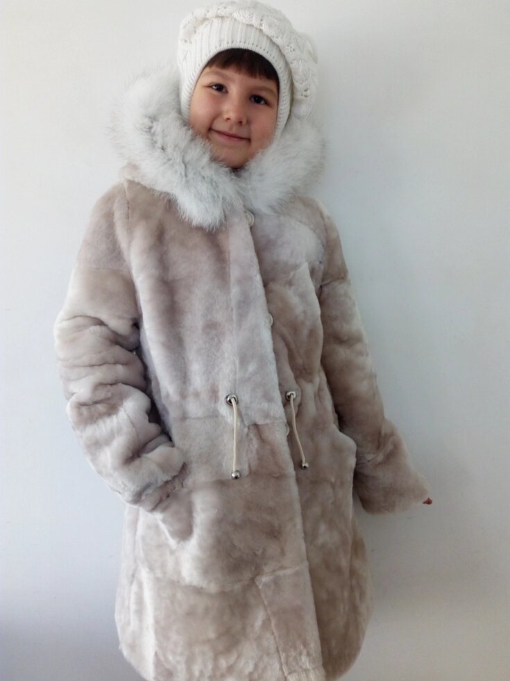 Детская шубка "Сливки" из мутона МК-022 "Зимняя принцесса" от компании Детское ателье "Зимняя принцесса" - фото 1